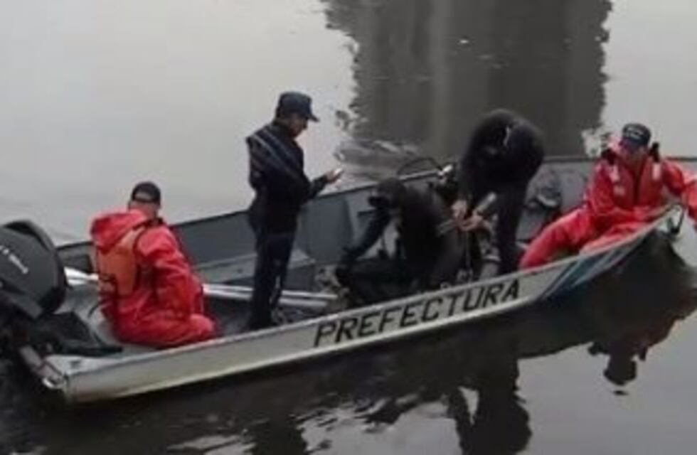 Barracas: rescataron el auto que cayó al Riachuelo