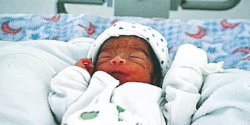 Gian nació en los primeros minutos del 2020 en Trelew\u002E