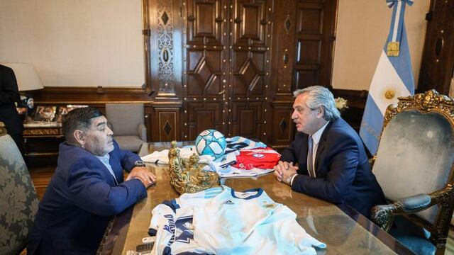 Alberto Fernández recibió en diciembre pasado a Diego Maradona en la Casa Rosada. (Foto: Esteban Collazo/Prensa Presidencia/dpa)