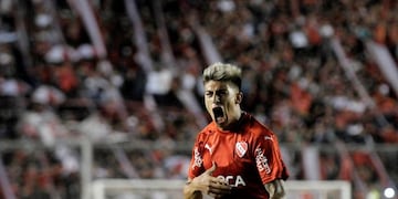 fecha de clasico clasicos\r\nIndependiente 2 - Racing 0 \r\nDYN649, BUENOS AIRES 14/05/17, INDEPENDIENTE VS\u002E RACING CLUB\u002E \r\nFOTO:DYN/PABLO AHARONIAN\u002E cancha de independiente emiliano rigoni campeonato torneo primera division 2016 2017 futbol futbolistas partido independiente racing club