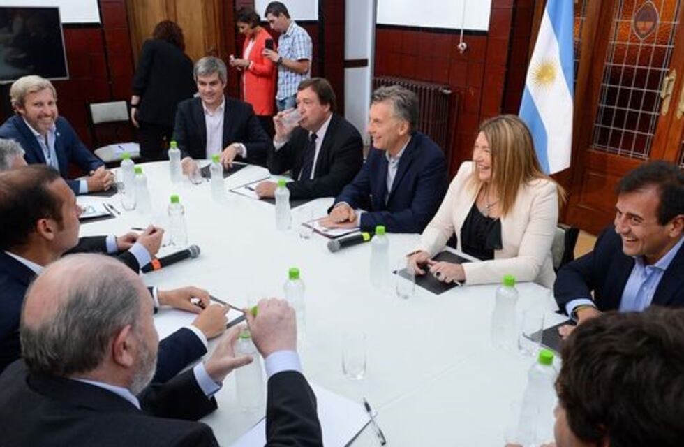 Macri encabezó una reunión con seis gobernadores del sur para analizar el "Proyecto Patagonia"