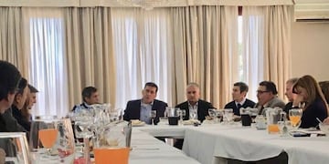 Reunión sectores políticos riojanos