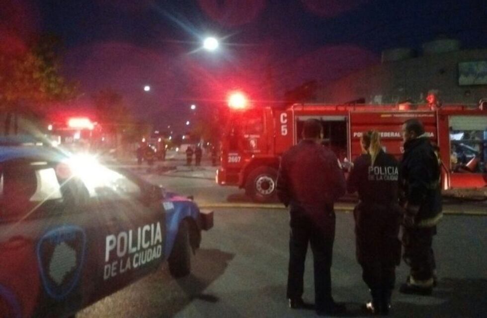 La Paternal: una maderera se destruyó por completo en un incendio