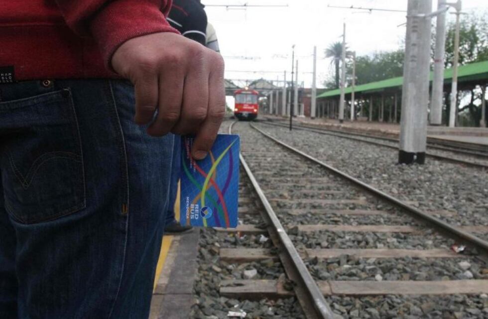 En Mendoza es más grave no pagar el micro que portar un arma blanca