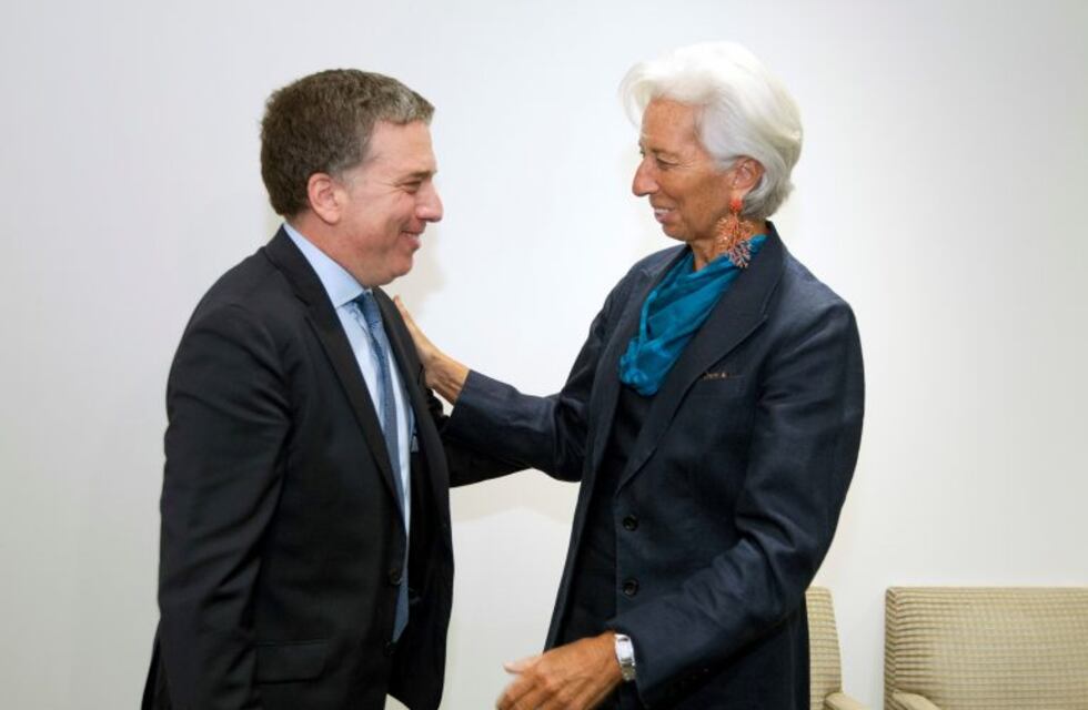 Se demora el ingreso de US$ 3000 millones por la renegociación con el FMI