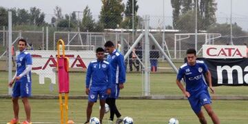 El plantel de Godoy Cruz ya estu00e1 entrenando en Bolivia.