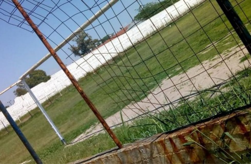 Indignante: desvalijaron al club Libertad y le robaron hasta el tanque de agua