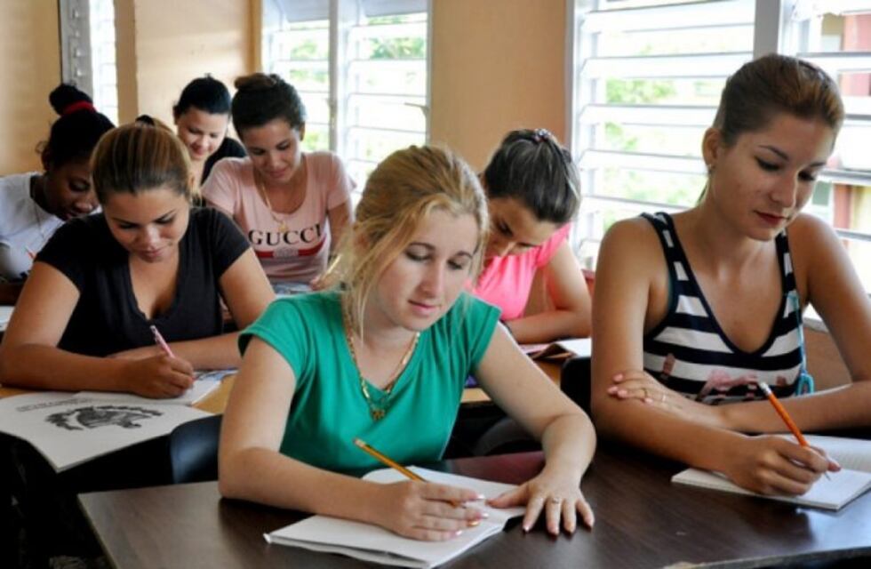 Seis de cada diez estudiantes que se gradúan en la UNaM son mujeres