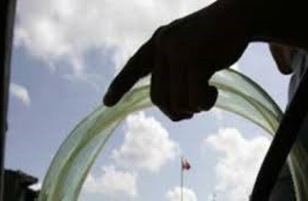 Dos hombres fueron detenidos en Arroyito por robar combustible de un camión