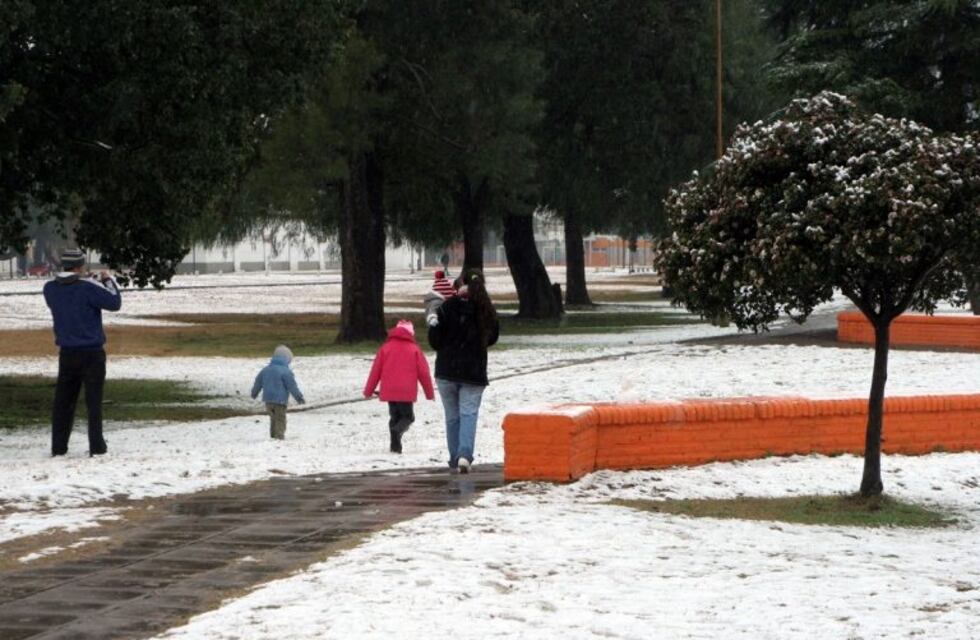 Arroyito en 2011 se vestía de blanco de la mano de la nieve