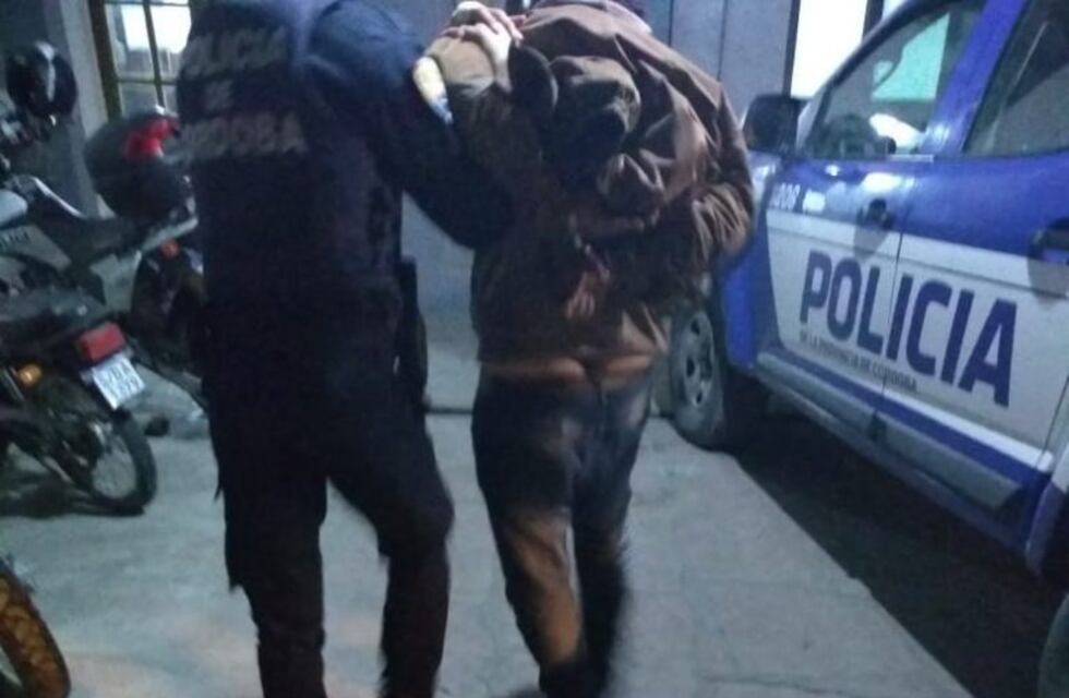 En aparente estado de ebriedad generó disturbios y fue detenido