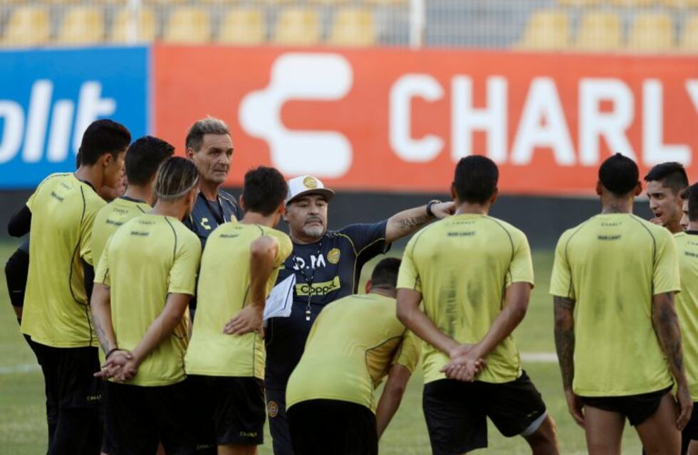 El "premio" que Diego Maradona le prometió a su equipo si consigue el primer triunfo