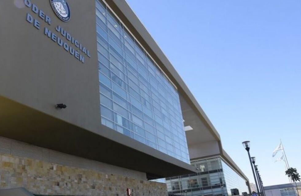 Abusó durante diez años de su hija y la justicia reformuló los cargos por dañar la "salud mental" de la víctima