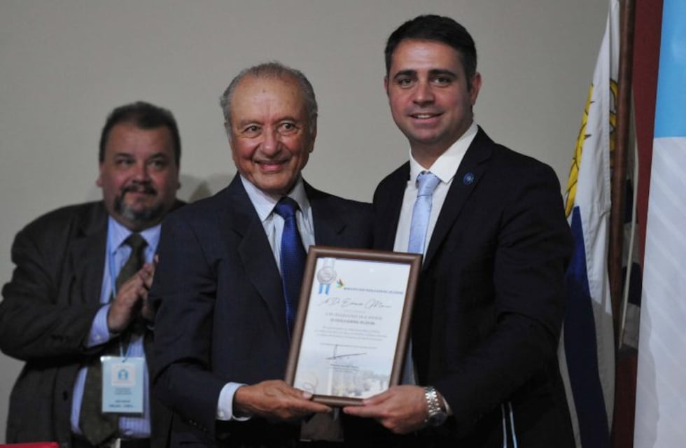 Eduardo Menem fue declarado Ciudadano Ilustre de Pueblo General Belgrano