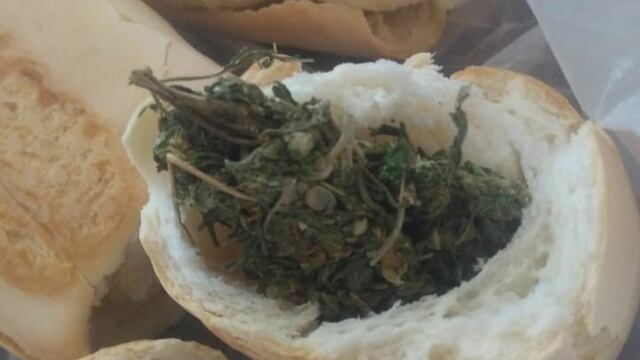Pan con marihuanas disimulada para enratar a la ceda de un detenido\u002E