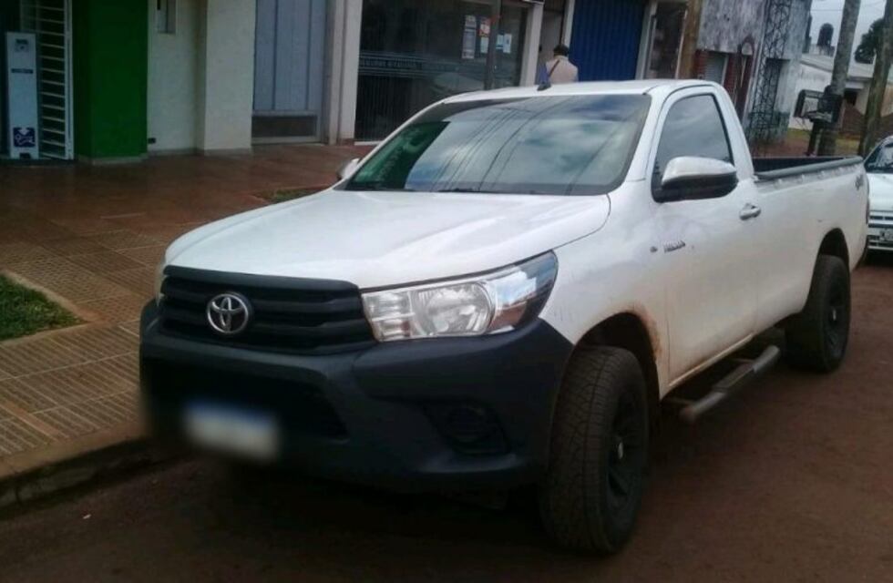 Investigan el robo de una camioneta del garaje de una casa