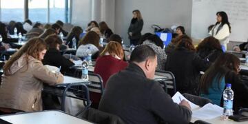 Más de 800 docentes en la cuarta jornada de educadores de jóvenes y adultos