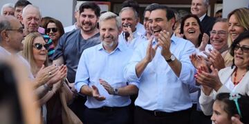 Frigerio inauguró más de 350 casas en Corrientes junto al gobernador Valdés\u002E (Foto: @gustavovaldesok)