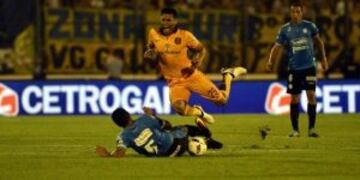 Guillermo Farru00e9 y la jugada de expulsiu00f3n con Teo Gutiu00e9rrez.