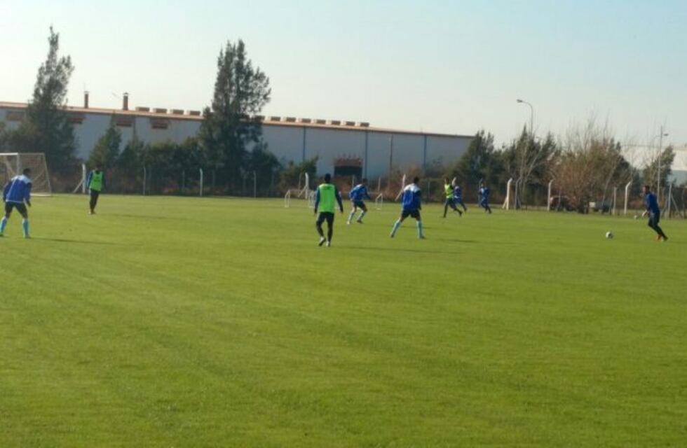 Talleres venció a Racing 3-0 en el predio Nuccetelli