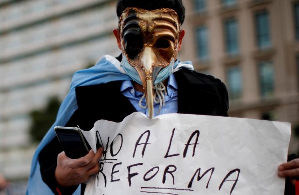 El Gobierno criticó a la oposición por negarse a tratar la reforma judicial y convocar a marchar