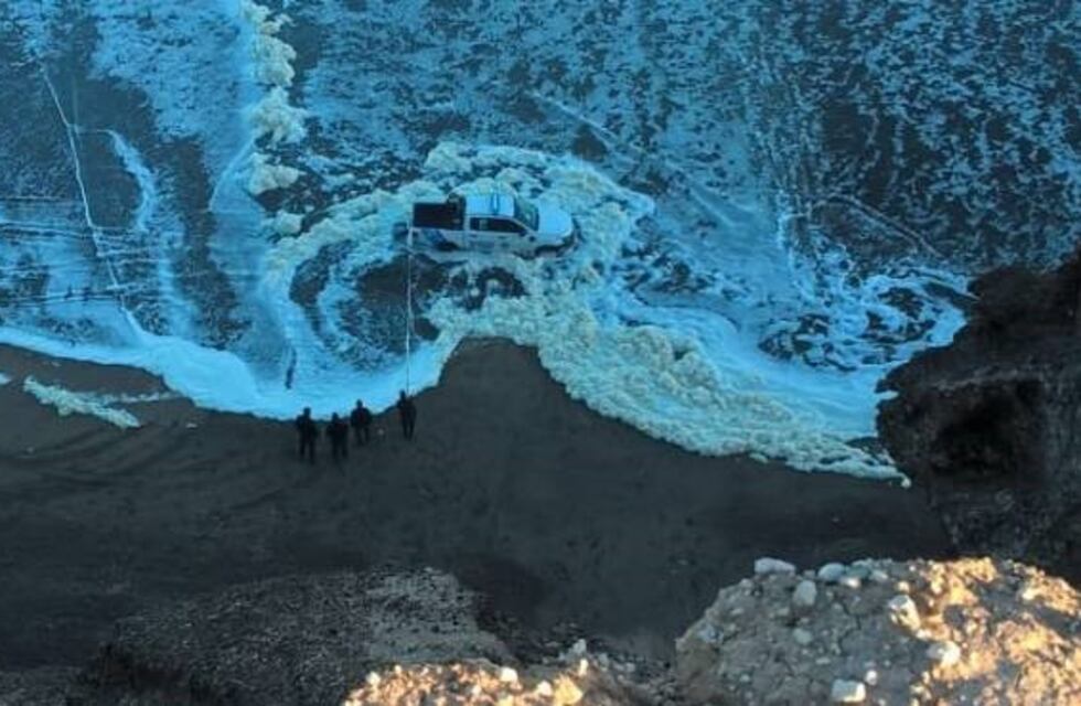 El patrullero atrapado por la marea fue rescatado 12 horas después