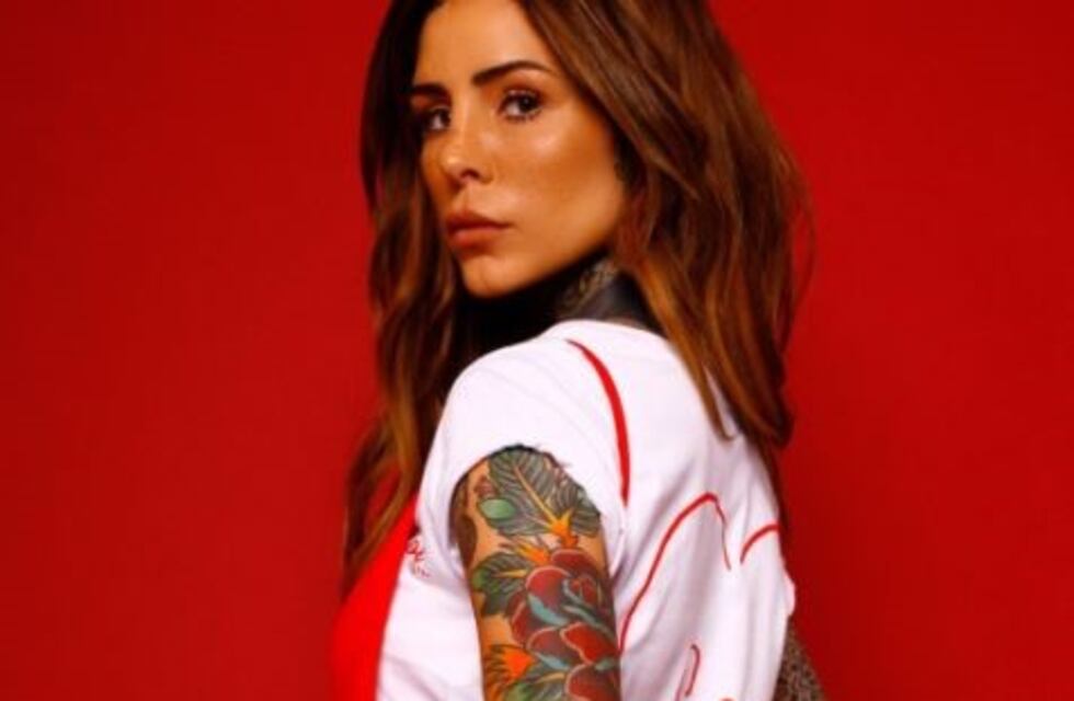 "Mi cuerpo arruinado por la tinta", el último posteo hot de Candelaria Tinelli
