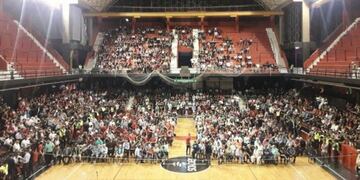 Las autoridades confirmaron que no hubo incidentes durante el ingreso al estadio cubierto\u002E (@Newells_en)