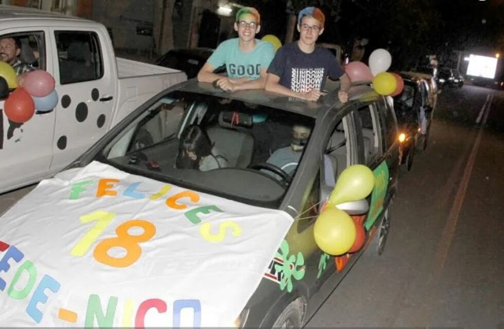 El original festejo de cumpleaños de dos gemelos en plena pandemia