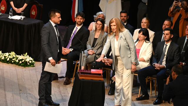 Rosario Romero asume como intententa de Paraná.