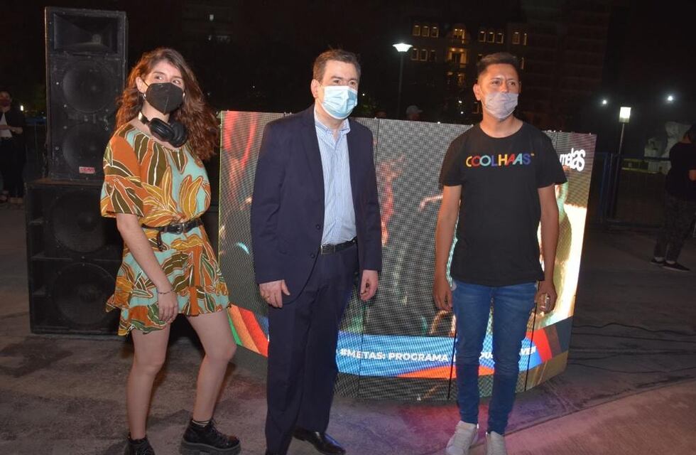 Zamora lanzó un programa de apoyo para jóvenes