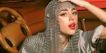 Nicki Nicole posó en una sesión de fotos para la entrevista con la revista Umomag.