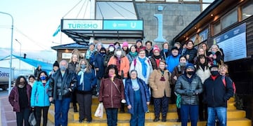 Un nuevo contingente de adultos mayores navegó por el Canal Beagle