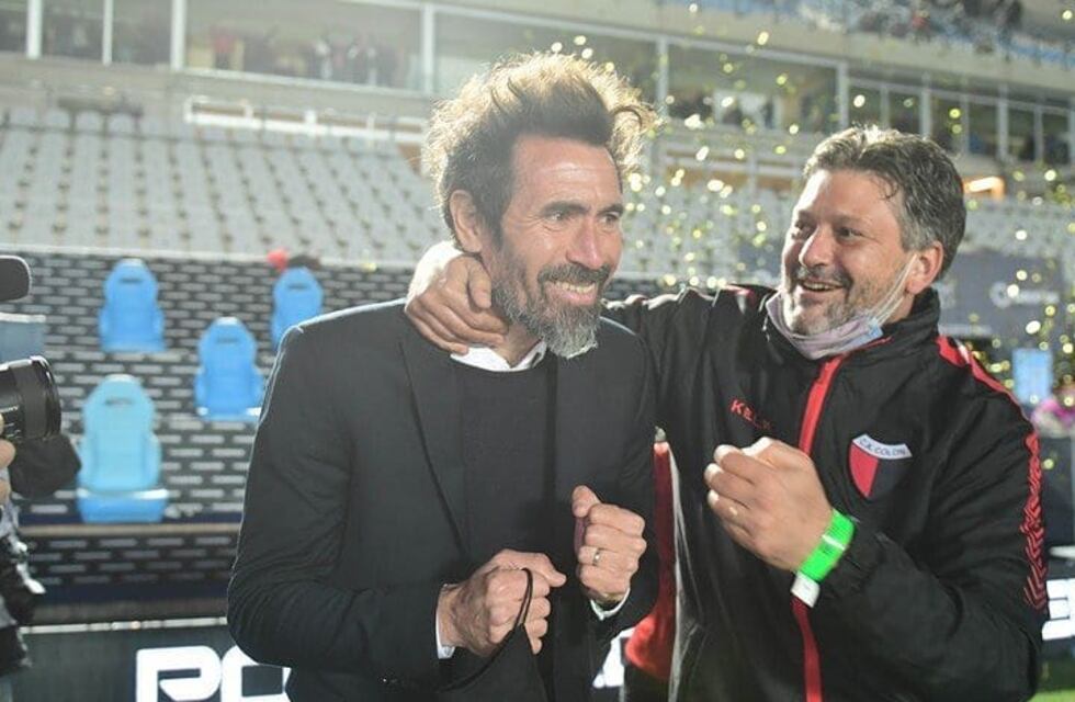 Eduardo Domínguez renovó contrato con Colón y seguirá dirigiendo al campeón