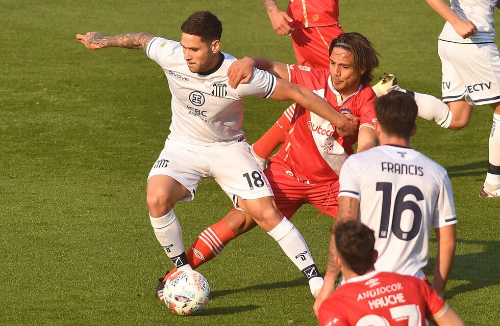 La vuelta de Rodrigo Villagra, el cambio “cantado” en Talleres contra Huracán