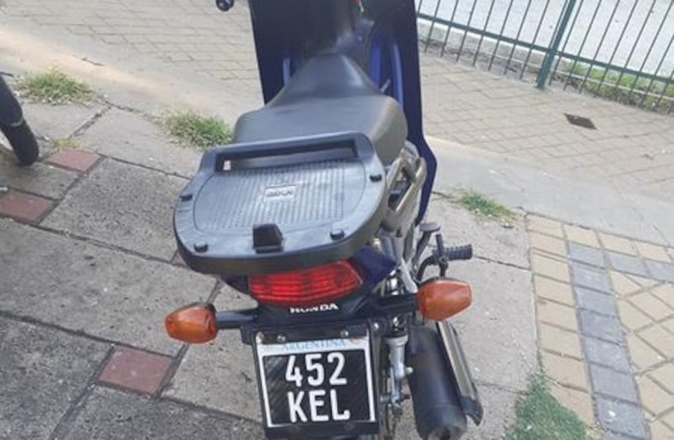 Inseguridad en Soldini: robaron una moto en la entrada de una vivienda