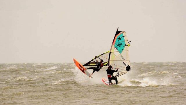 Windsurf deporte náutico practicado en Ansenuza, durante los meses de vientos.
