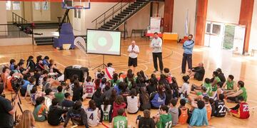 Exitosa clínica de básquetbol en Ushuaia y Río Grande