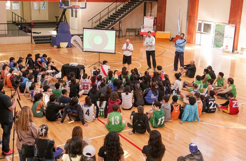 Exitosa clínica de básquetbol en Ushuaia y Río Grande