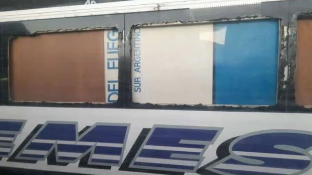 Usaron cartones en lugar de vidrios en las ventanillas, durante un viaje Rosario-Rafaela