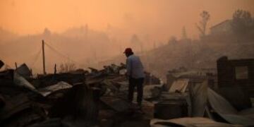 Una desoladora imagen de Santa Olga, a 240 kilu00f3metros al sur de Santiago de Chile.