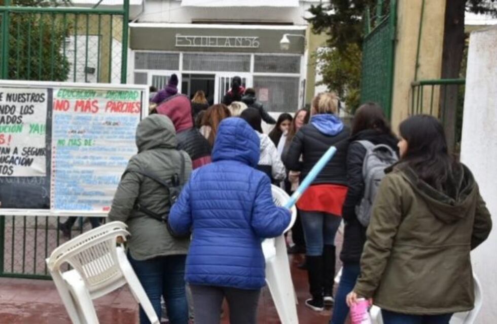 Sin calefacción y con ratones, así funciona una escuela en Neuquén