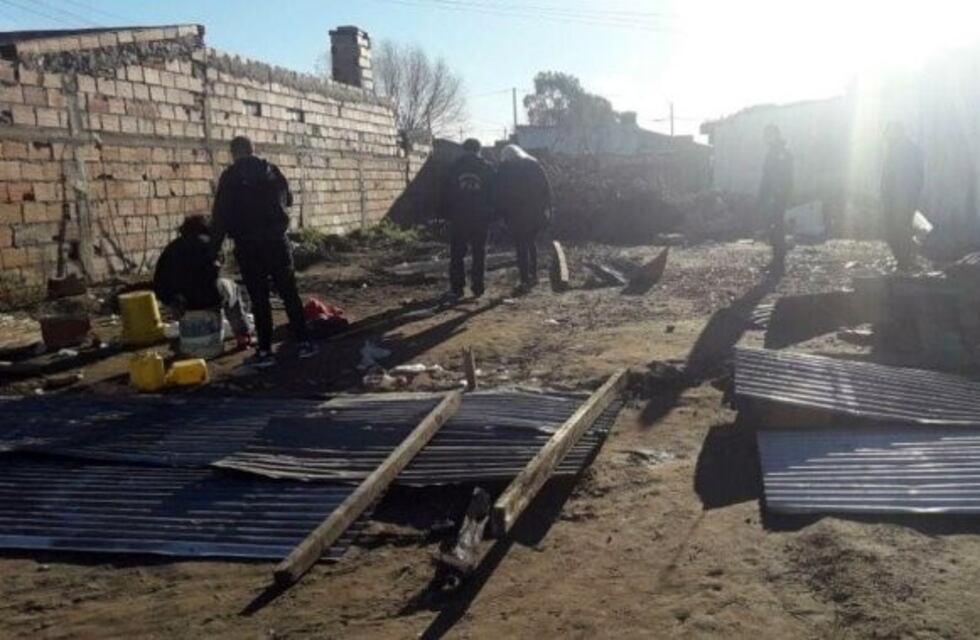 Mar del Plata: desbarataron un kiosco narco y siguieron vendiendo droga en el baldío