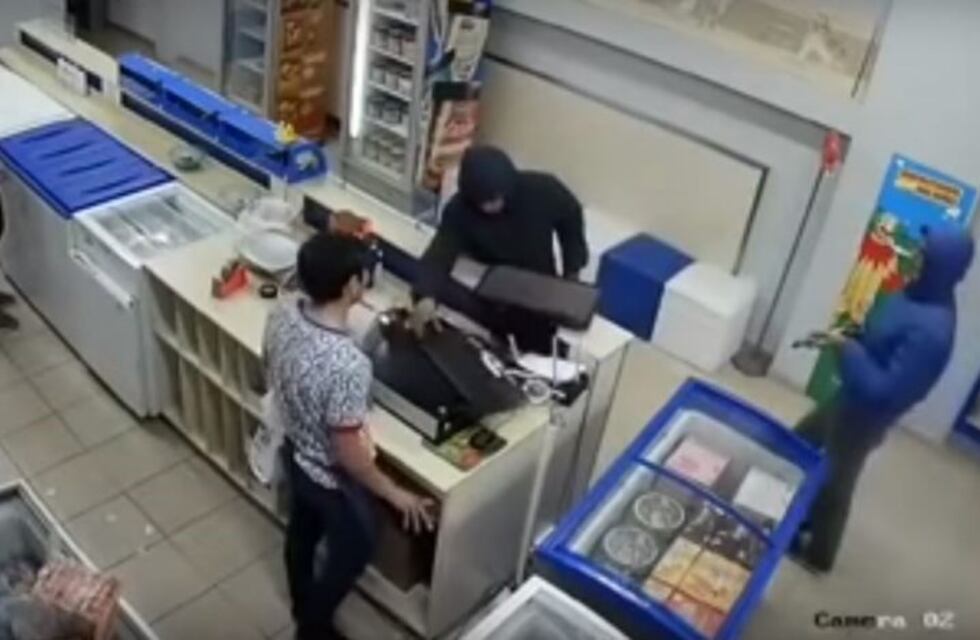 Violento robo a una heladería de Resistencia quedó registrado por una cámara de seguridad