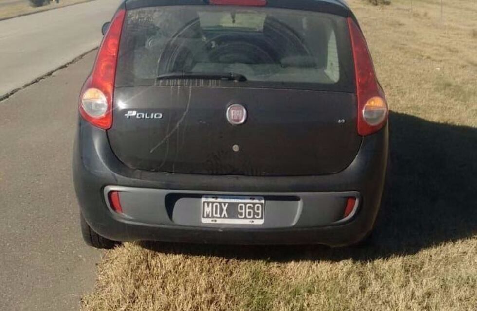 Un policía acusado de violar por años a su hijastra está prófugo