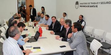 La cartera laboral informó que unas 250 empresas pidieron asistencia por la mala situación económica\u002E (@juliogenesini)