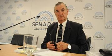 El ARA San Juan no estaba en condiciones de navegar solo, admitió el exjefe de la Armada