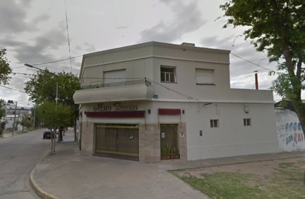 Rompieron una puerta de blindex y se llevaron la caja registradora de un comercio