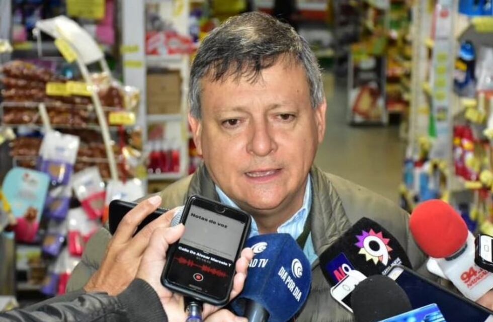 El gobernador destacó políticas aplicadas por su administración para paliar la crisis nacional