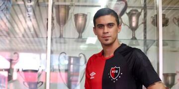 El mediocampista firmó contrato a principios de año y alternó en la reserva\u002E (@canoboficial)